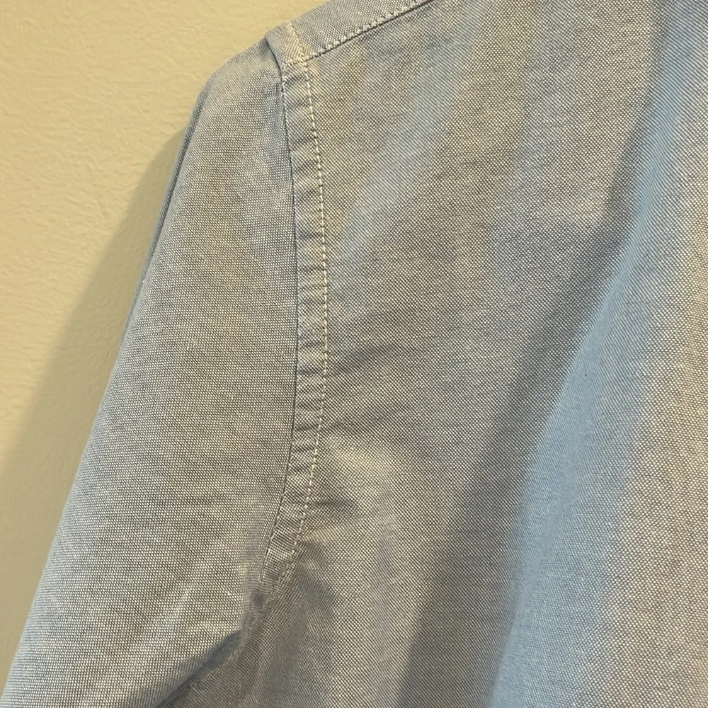 GAP - boys oxford shirt - long sleeve button down. Size XL (18)